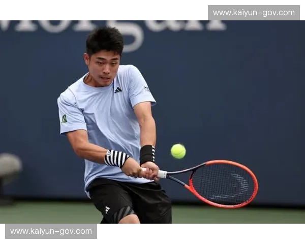 吴易昺资格赛次盘零比五落后上演逆转,连赢三场闯入阿卡普尔科正赛 吴易昺资格赛次盘零比五落后上演逆转,连赢三场闯入阿卡普尔科正赛